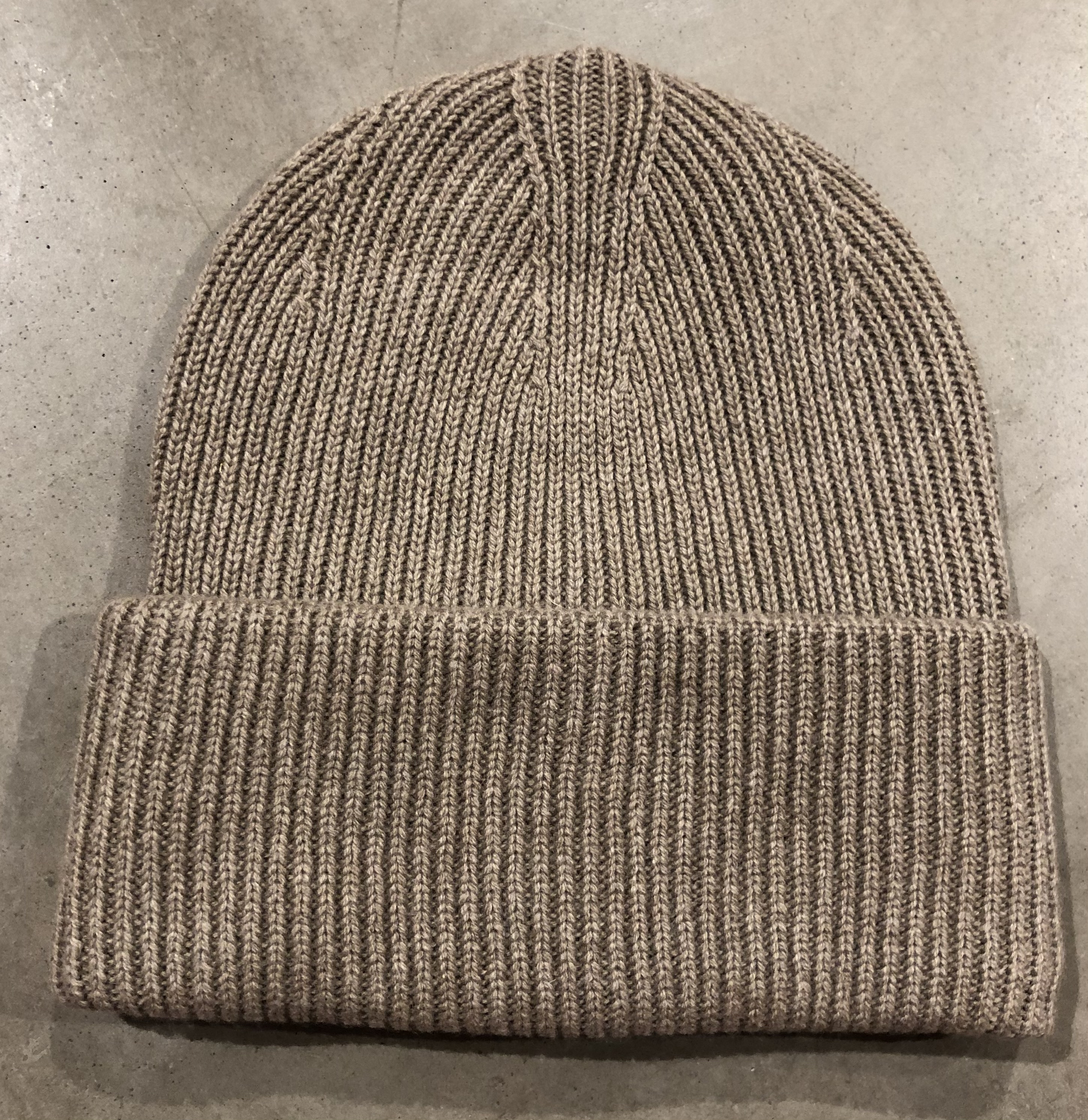 Mössa ribbstickad med uppvik -K27 - 11