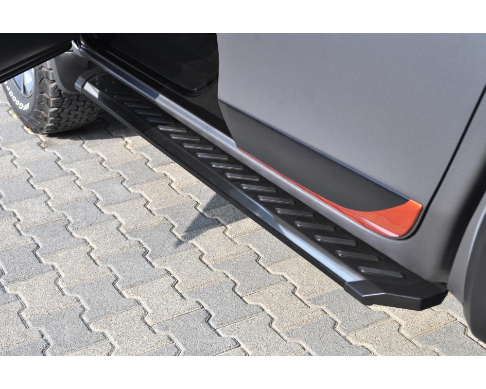 SIDESTEPS URBAN EXCLUSIVE - Nissan Navara (NP300) 2016-