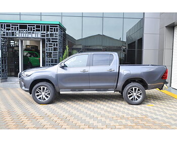 SIDORÖR 76MM med instegslister - Toyota Hilux 2016-2020