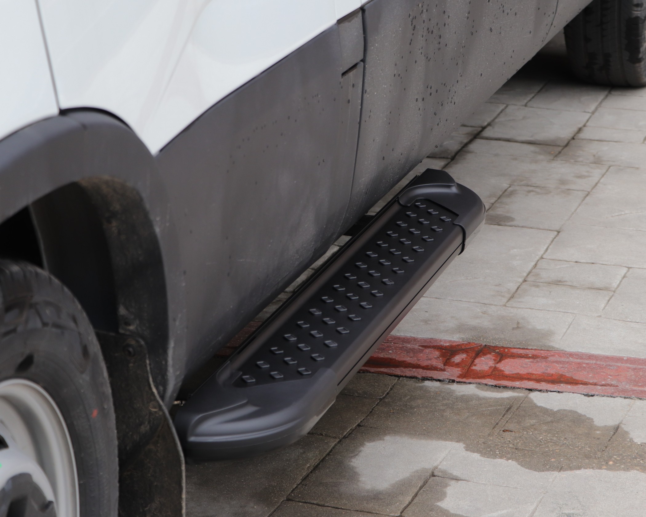 SIDESTEPS ANTI-SLIP FRONT - Iveco Daily 2019-  - 2