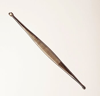 Komedonsked, dubbelsidig 14 cm