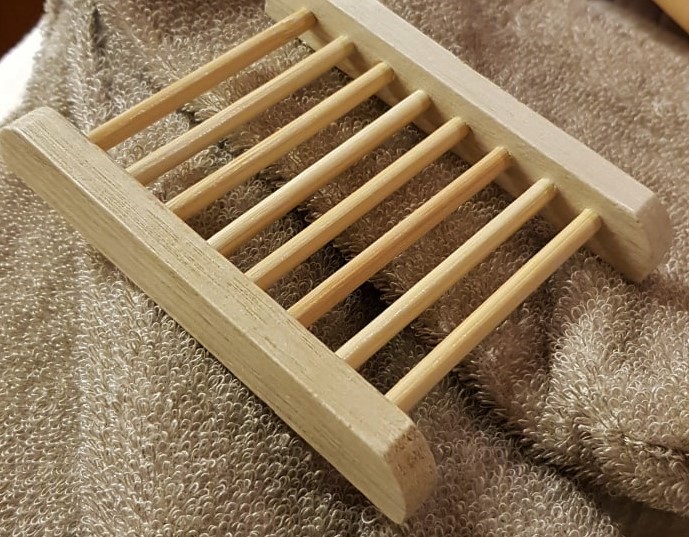 Tvålfat  med ribbor,  i bambu