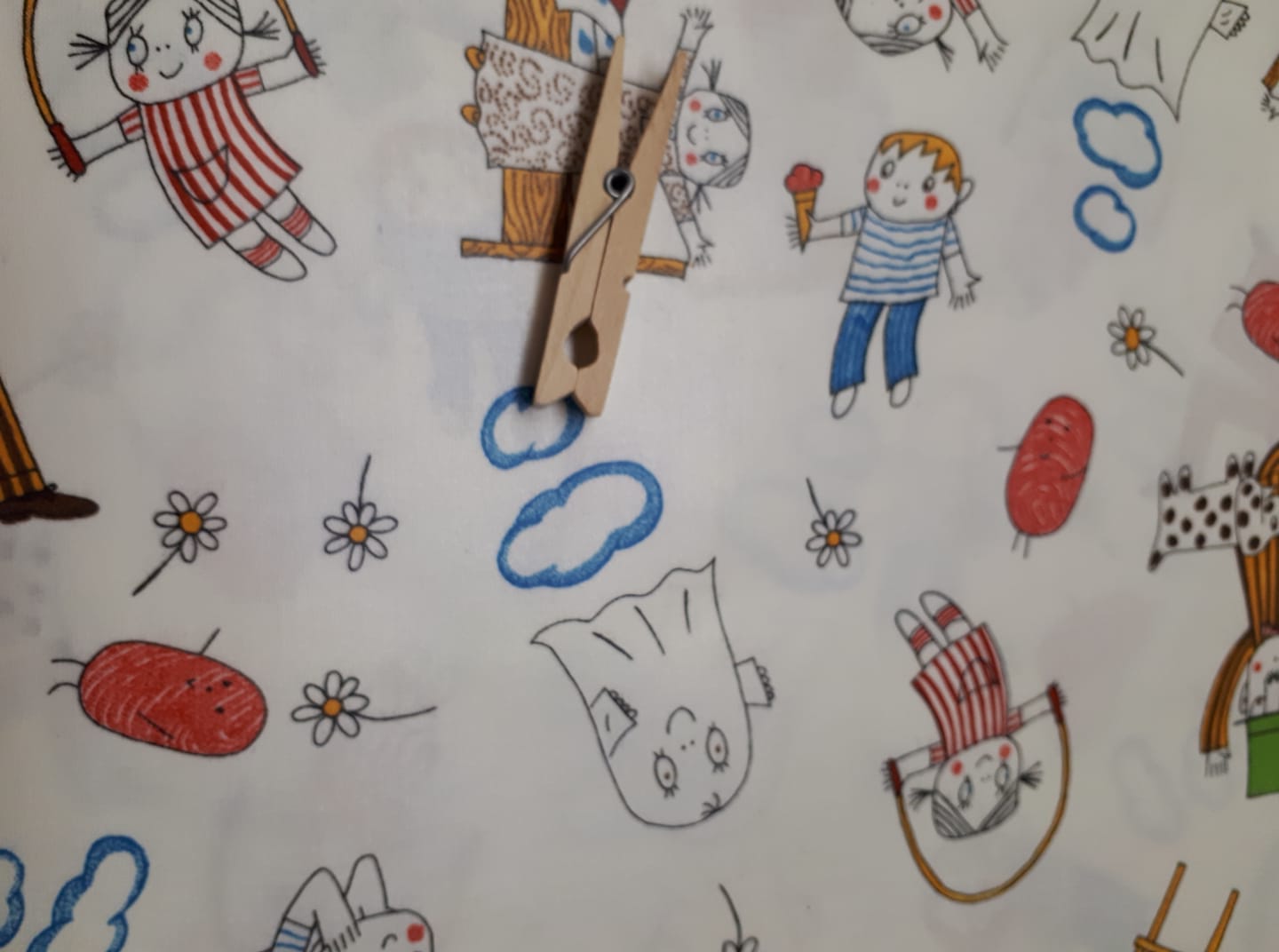 Vaxduks stuvbit Lilla Anna vit 40*145 cm egen design av tyget - 2