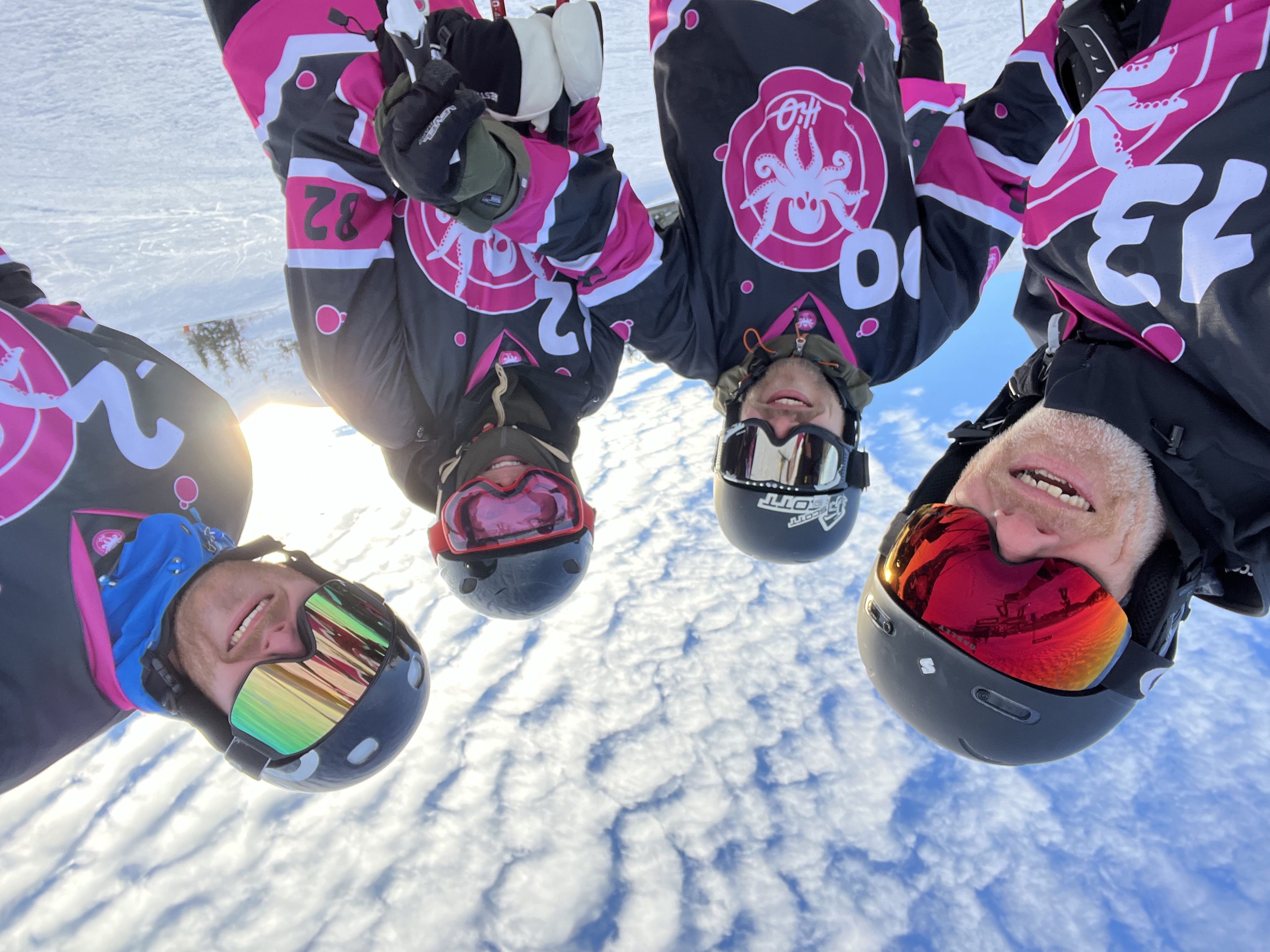 HiQ på skidresa Tröjor från hockeylaget.se 