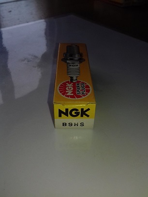 NGK B9HS Tändstift Kan ersättas av Denso W27FS-U