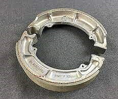 Bromsbackar bak Kawasaki Z400-Z440 LTD , 4-Hjulingar (41048-1069)  VB413KV- K706
