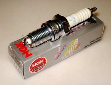 NGK IJR8B9 Iridium Tändstift (Honda 31911-MBT-F21)
