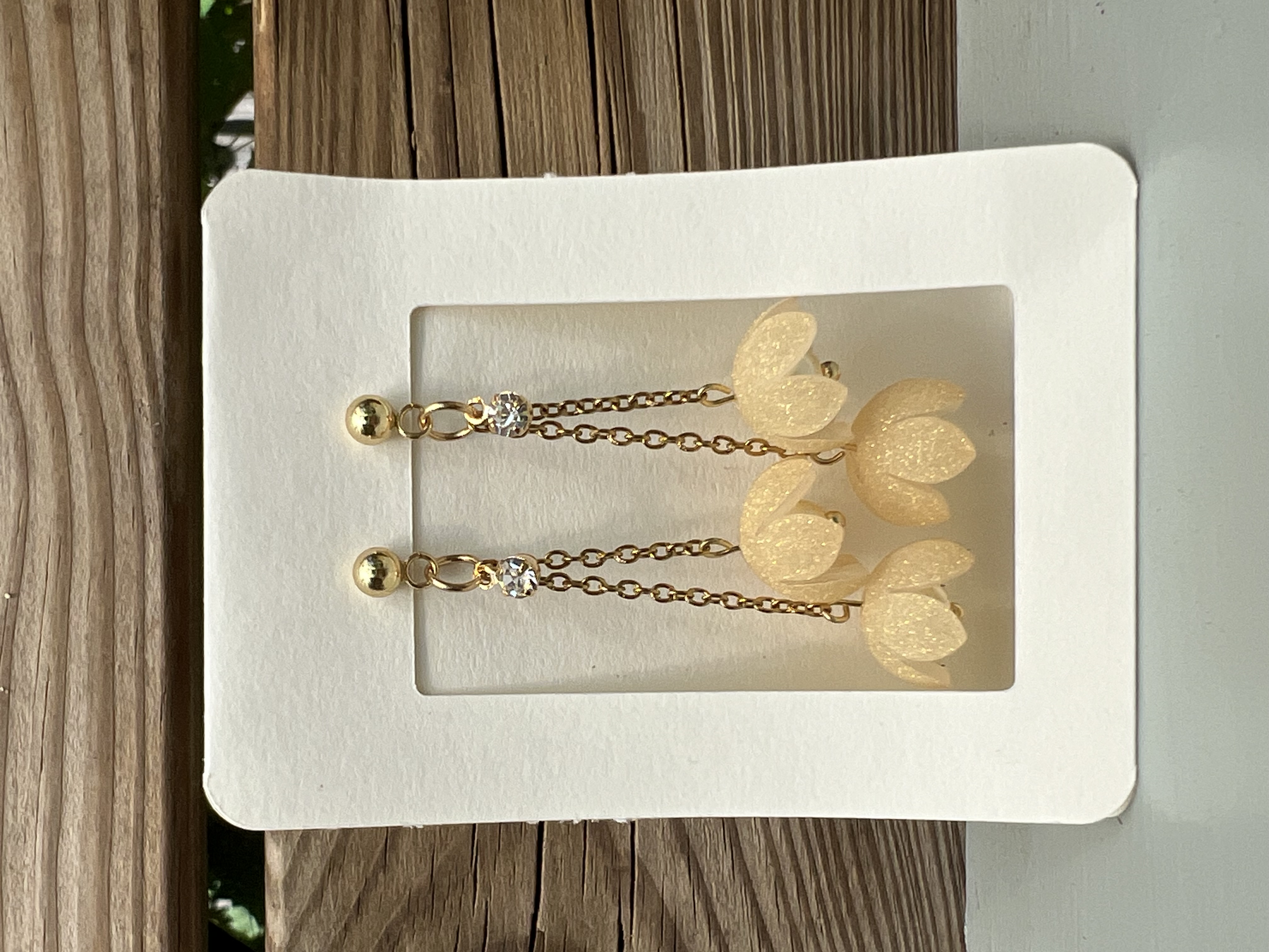 Flowerbell, gold