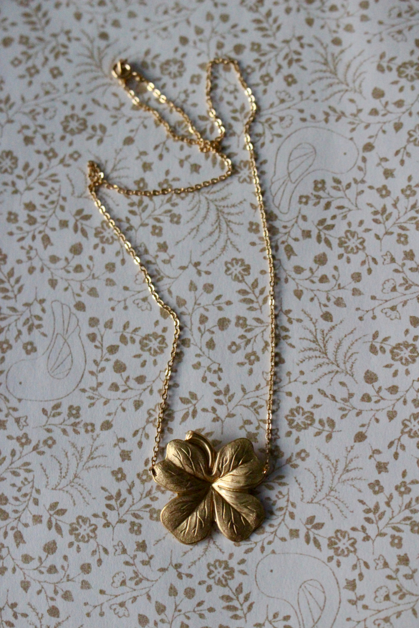 Halsband, fyrklöver