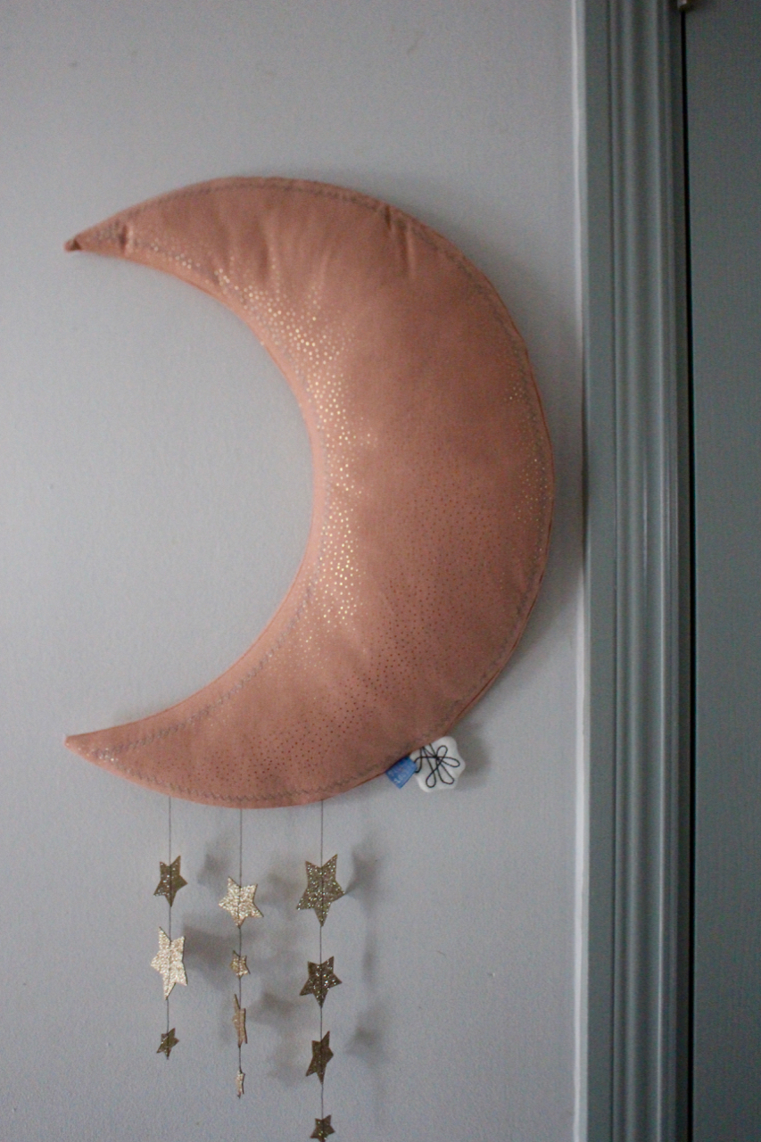 Måne med stjärnfall, rosa
