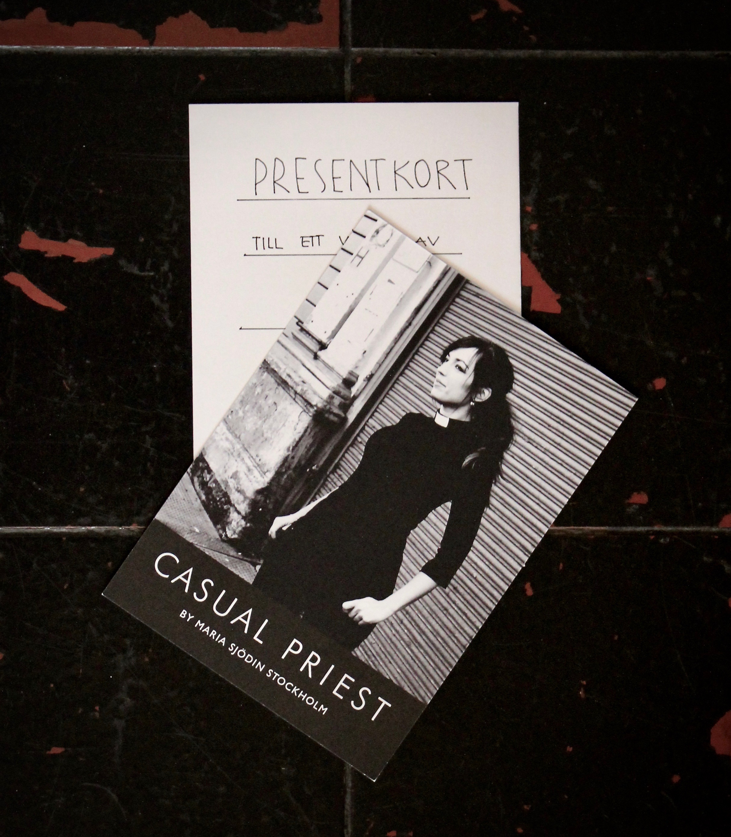 PRESENTKORT Casual Priest
