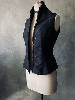 SILK WAISTCOAT WITH RIPPED  COLLAR