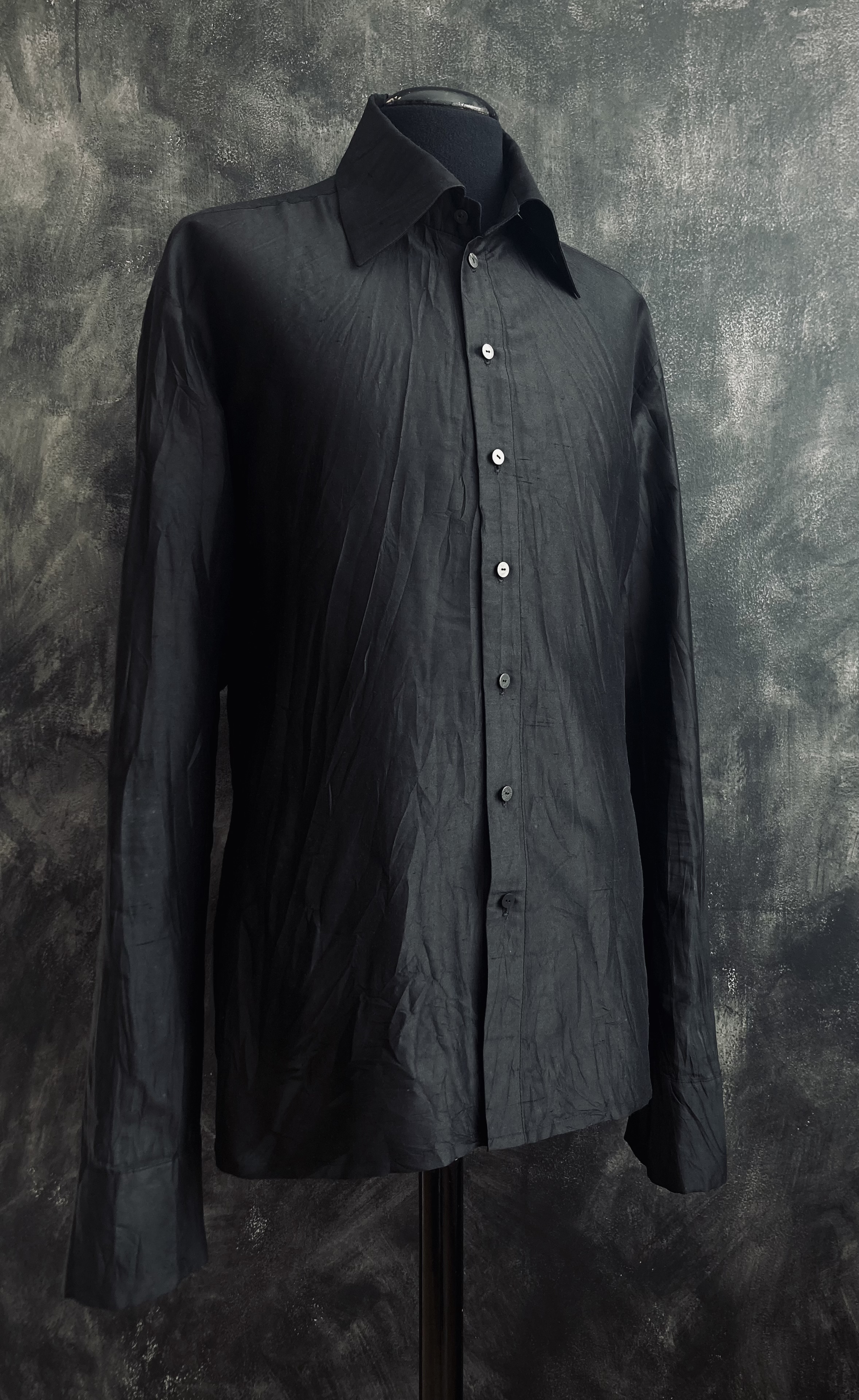   THE SHIRT BLACK WITH BLACKNESS