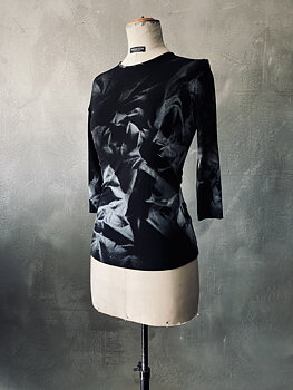 SPRAY-TOP WITH 3/4 SLEEVE