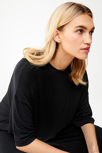 Movesgood - Julia Top Black