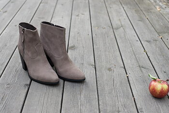 Stylesnob - Evian Boot Grey