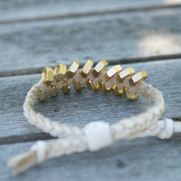 Frontrow Living - Braided Tool Bracelet White Gold - 3
