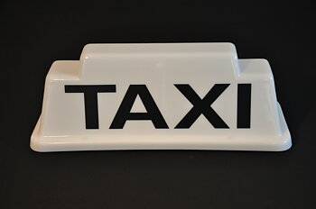 Taxiskylt "Raised"
