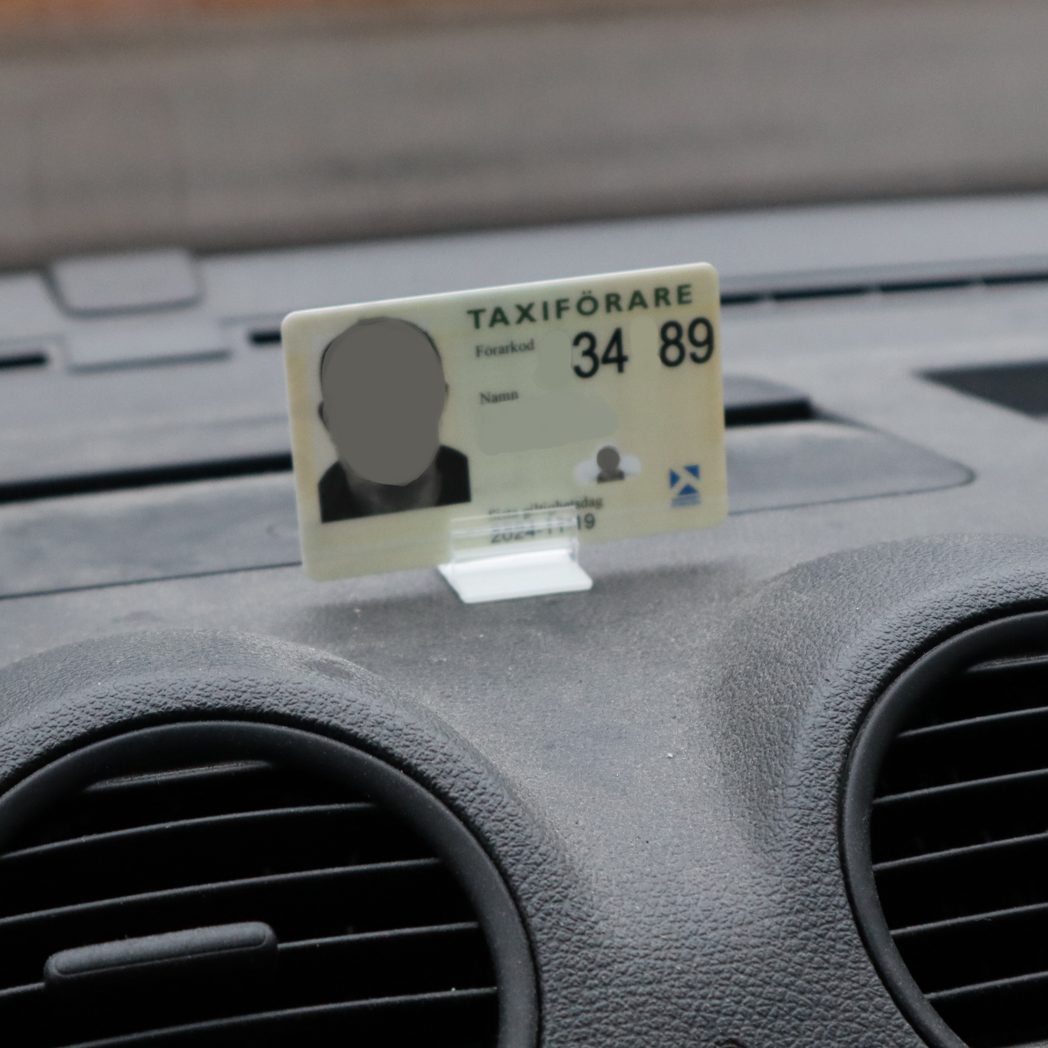 Hållare taxiförarlegitimation med dubbelhäftande tejp - 2