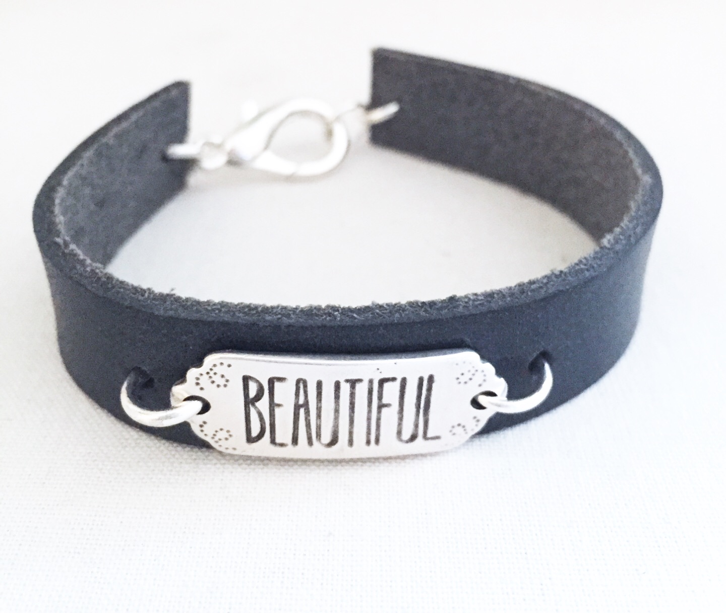 Läderarmband  BEAUTIFUL 