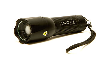 LIGHTSQUARE RS8 - Laddningsbar Ficklampa med Magnetladdning, Zoom och Hög, Låg, Blixt