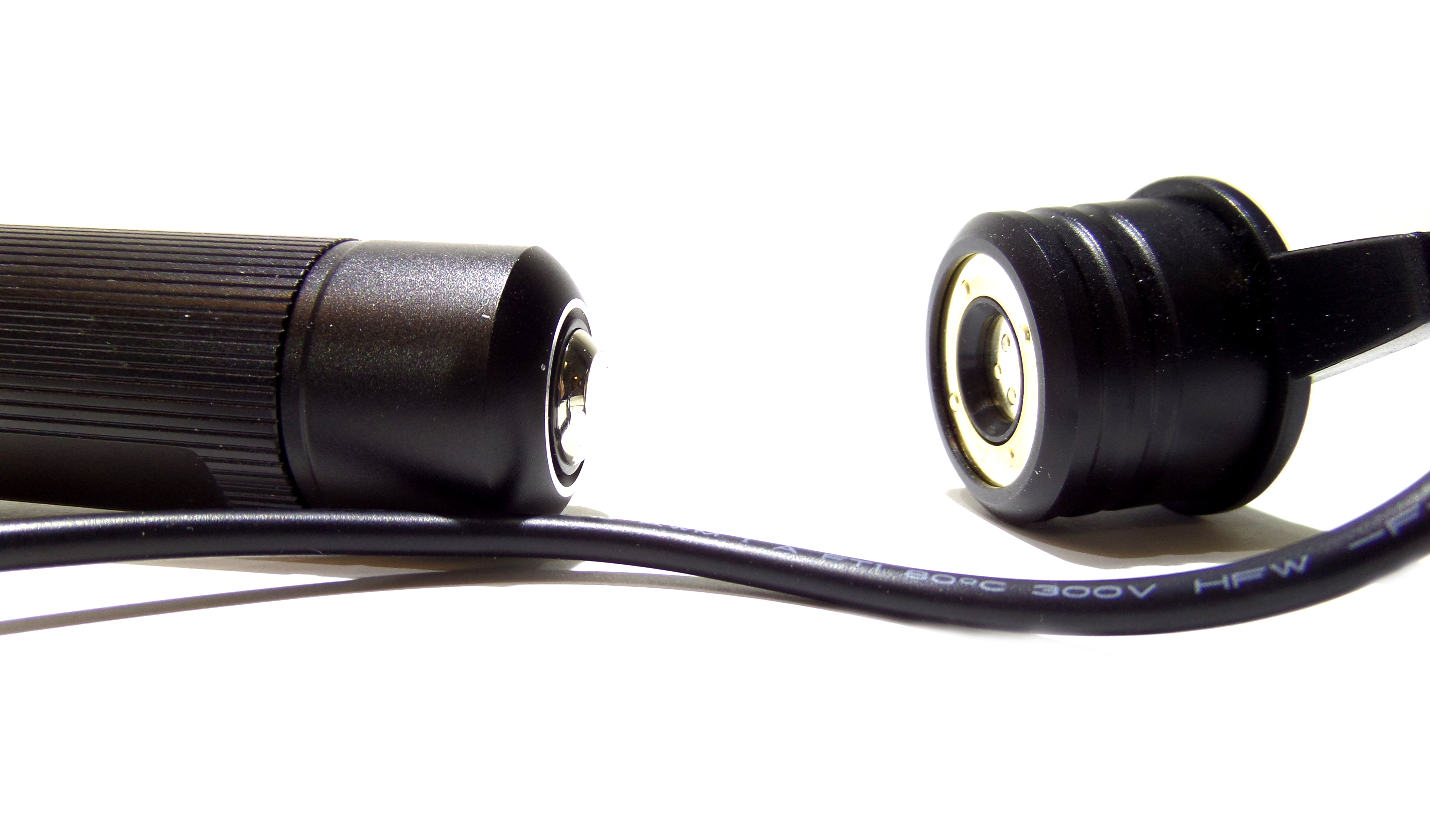 LIGHTSQUARE RS8 - Laddningsbar Ficklampa med Magnetladdning, Zoom och Hög, Låg, Blixt - 4