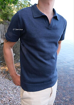 Tröja mörkblå. Märke AP