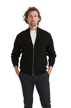 Cardigan svart med dragkedja. 
