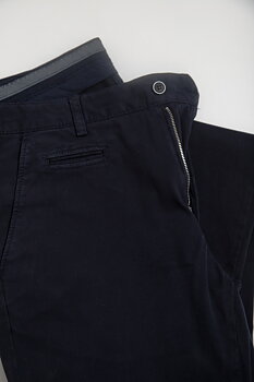 Byxa chinos navy från Peter Adams, 