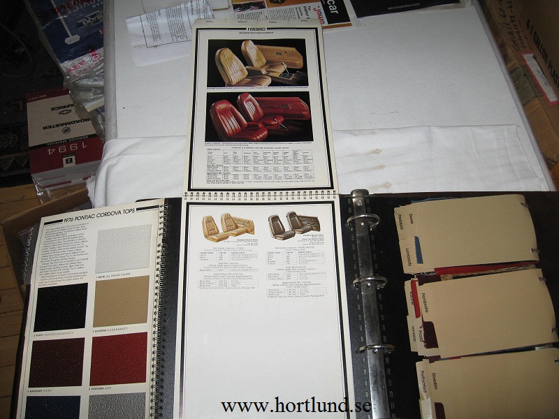 1976 Pontiac Colors and Interiors Dealer Album alla modeller