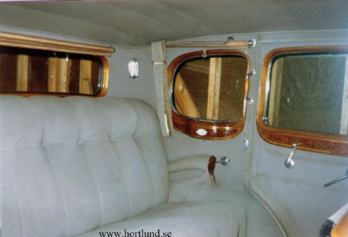 1932 Cadillac V-12 5-p sedan - 2