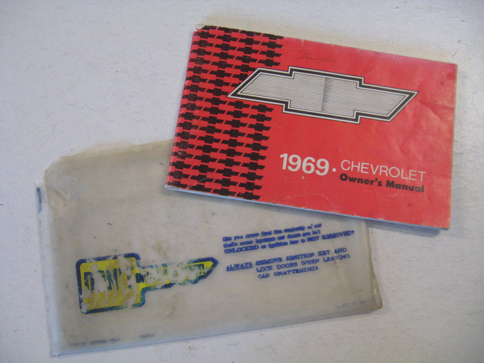 1969 Chevrolet Owners Manual + original ficka