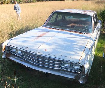 1965 Chrysler New Yorker 4-door Sedan