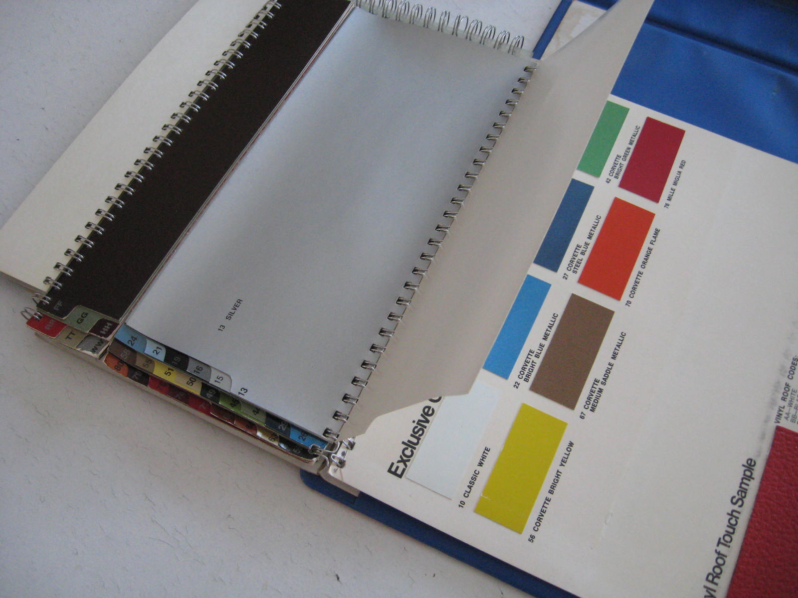 1975 Chevrolet Dealer Album Passanger Car Color & Fabric Selector alla modeller - 2