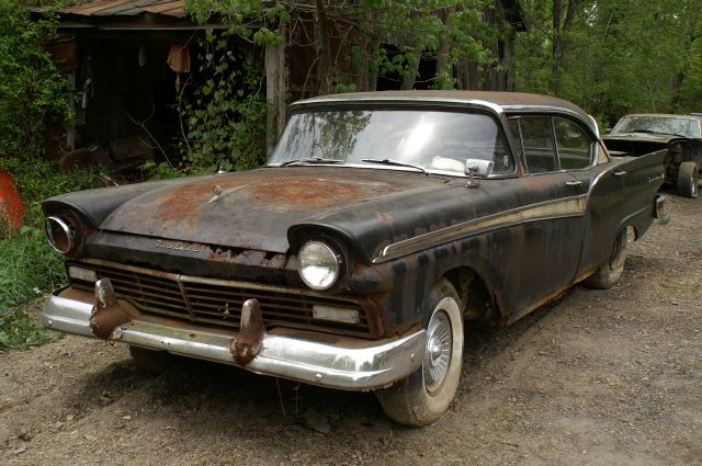 1957 Ford Fairlane 500 Town Victoria