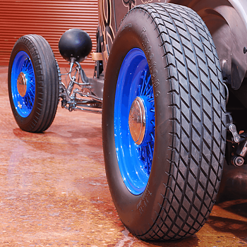 820 - 17 Grooved Rear Firestone Classic