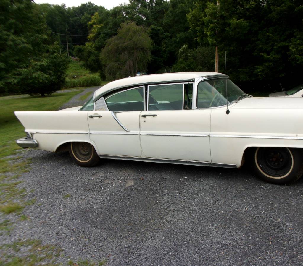 1957 Lincoln Premiere 4-Door Hardtop - 3