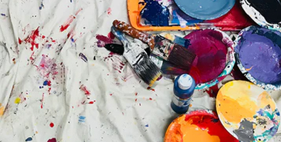 Tillhörighet och färger Vilket program du tillhör styr färgen på din studentoverall.. »