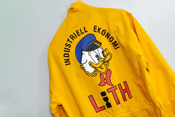 Studentförening med unik färg? Vi hjälper er ta fram en unik kollektion med färg och tryck »