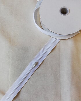 Vit Dragkedja 4 mm spiral - storpack 5 meter + 25 kläppar