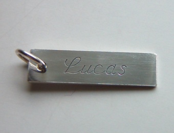 Graverad namnbricka - 3