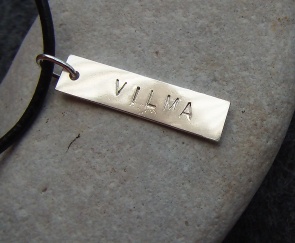 Stämplat namnsmycke med valfri text - 3