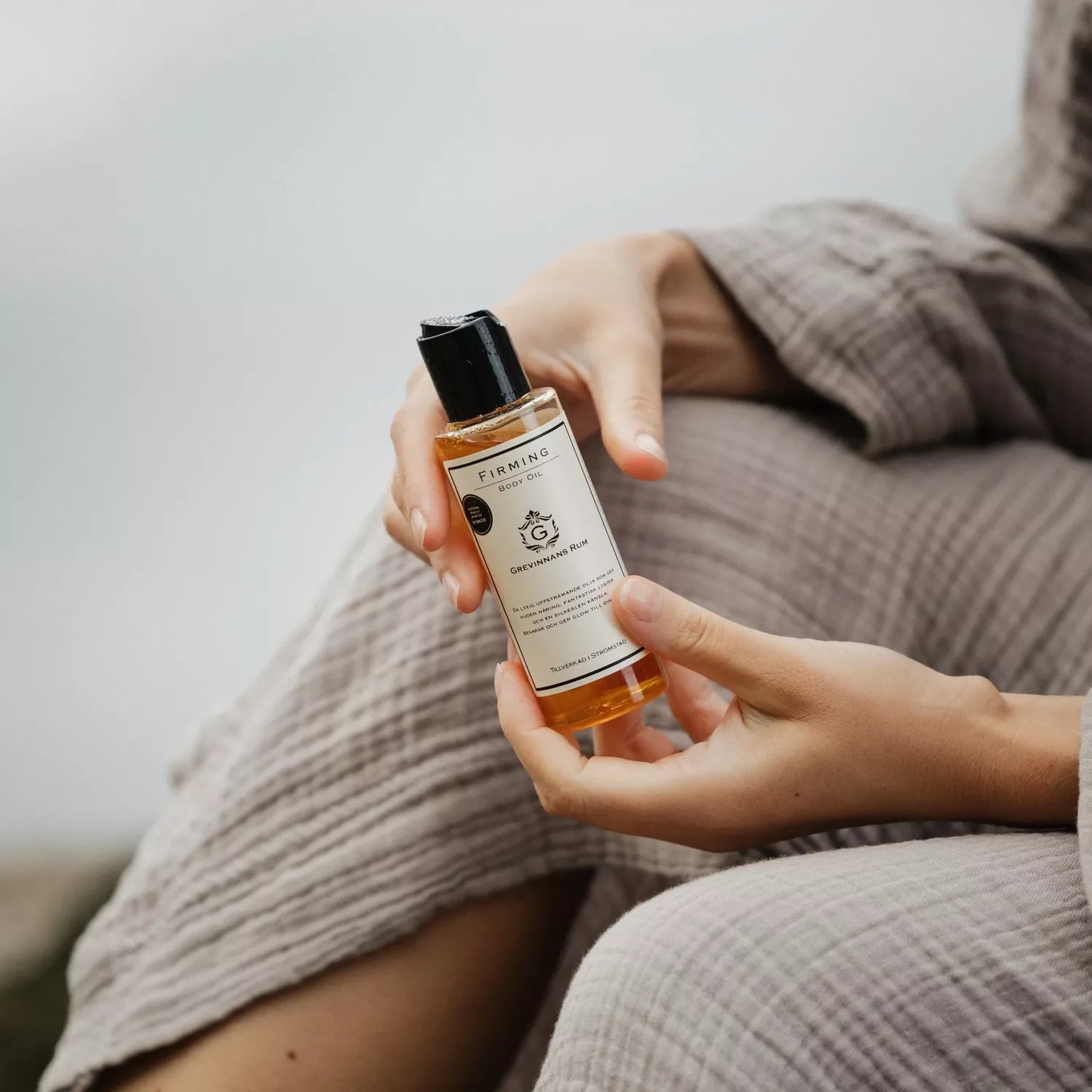 Bonusgåva 7000 poäng Firming body oil 100 ml Grevinnans rum, värde 499kr - 3