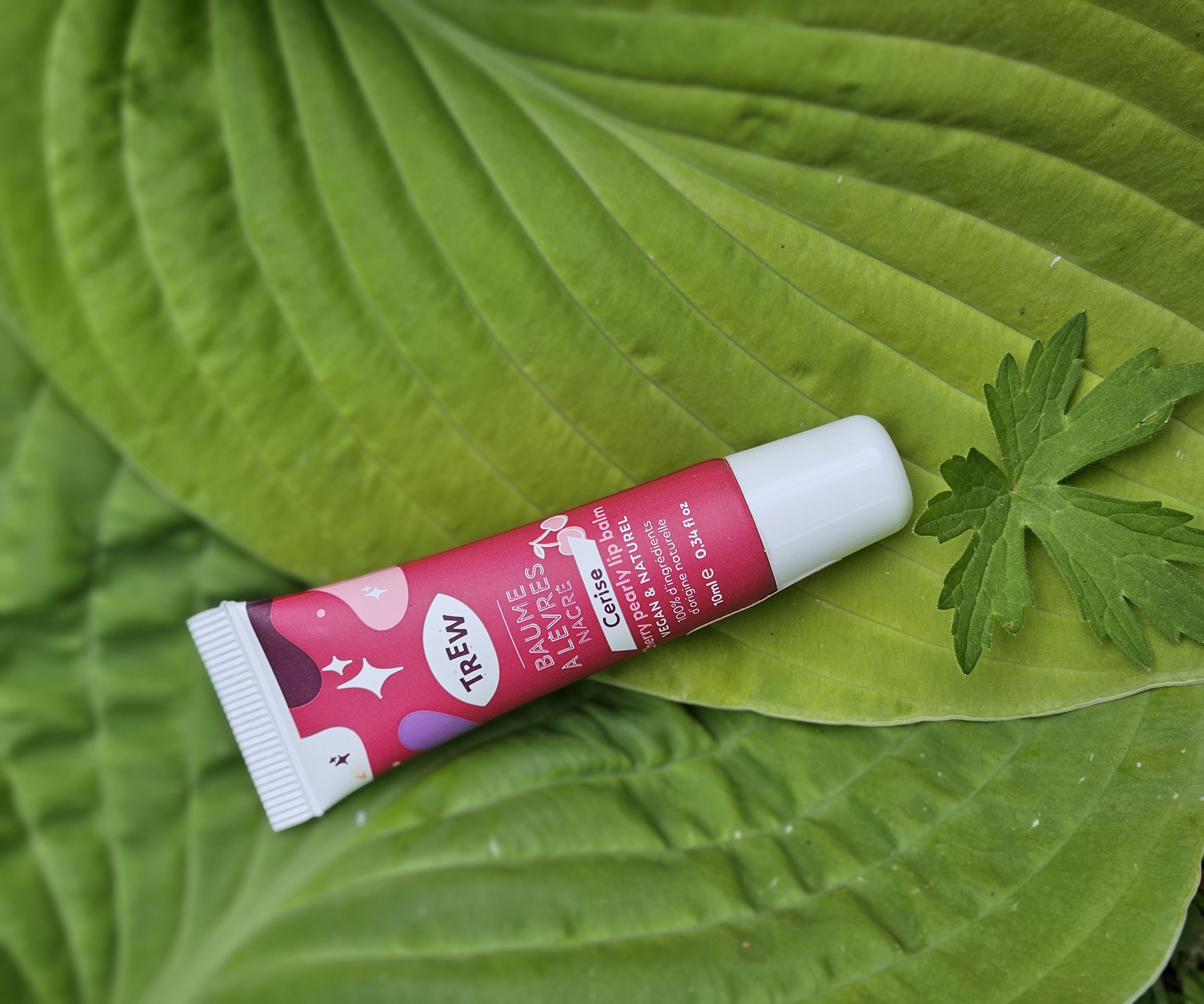 TREW Cherry Körsbär lip balm tinted - TREW