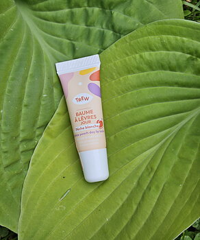 TREW Peach Persika Peche blanche lip balm