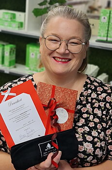 Presentkort   Marina Miracle PRO green Luxury treatment, Hårbandå på köpet värde 119:-
