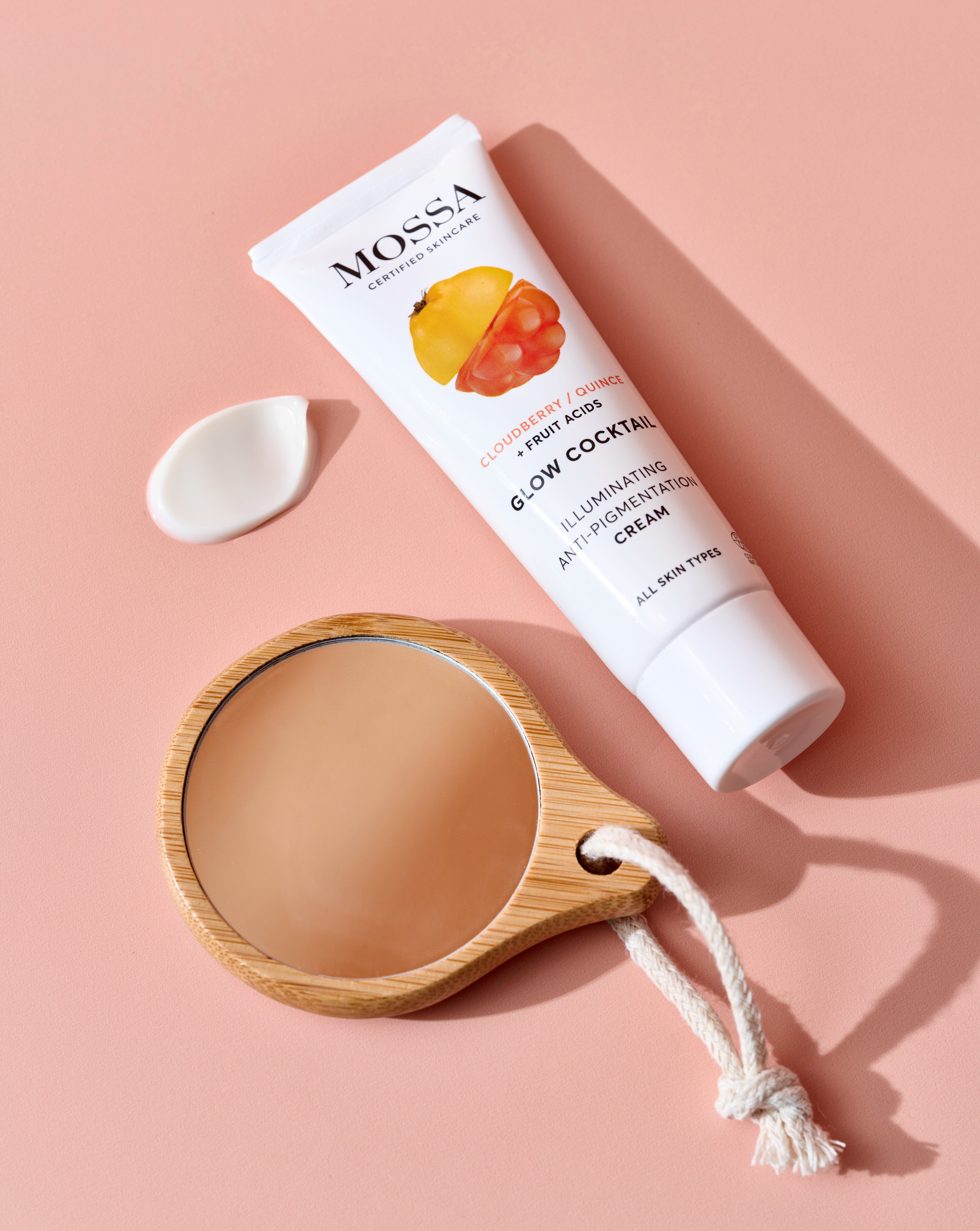 Glow cocktail Illuminating Anti-pigmenatation Cream - Mossa certified skincare  - 3