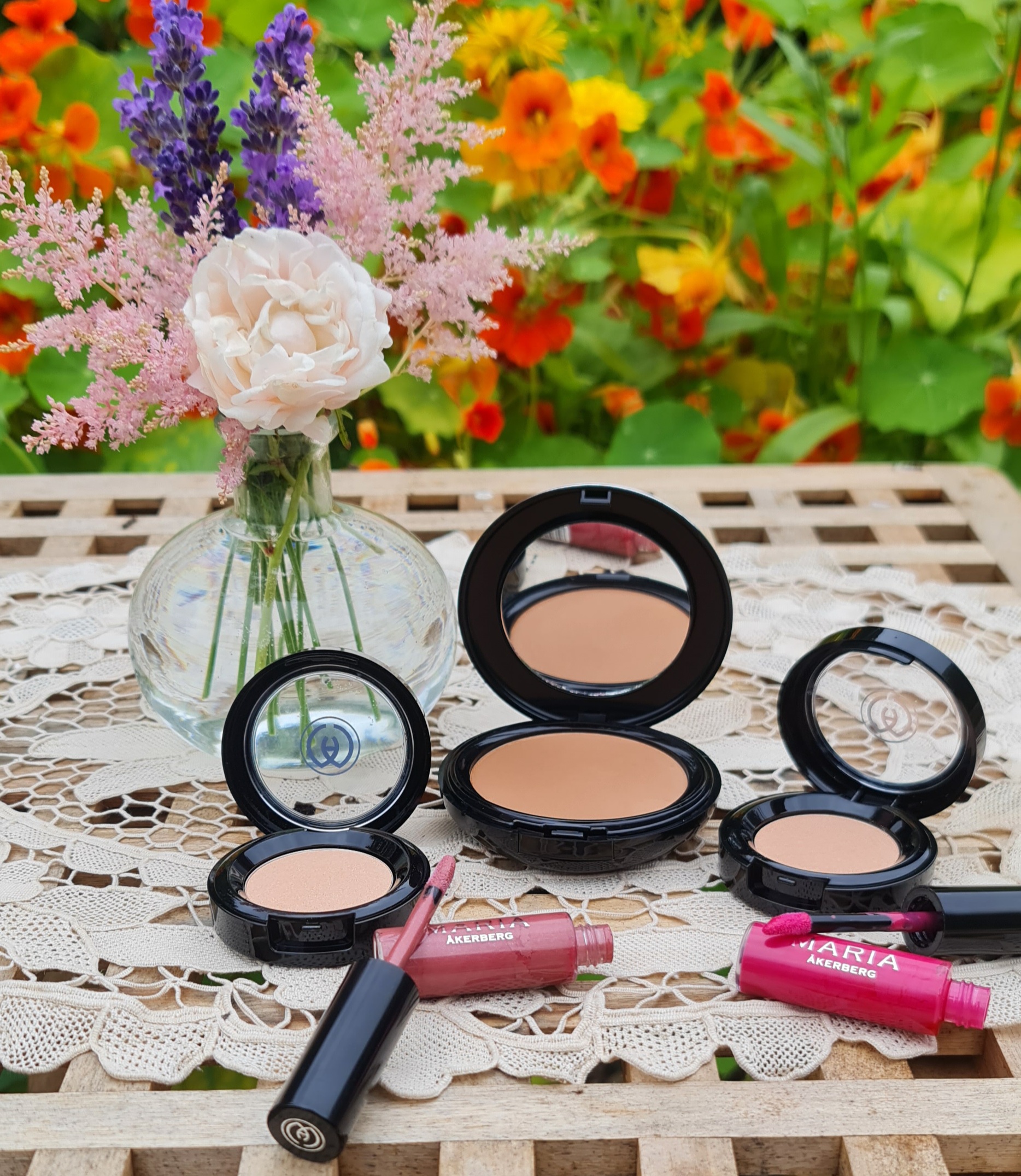 Naturlig ekologisk makeup med rouge och lyster