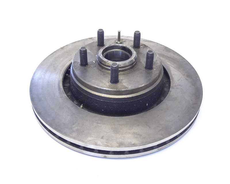 Brake disc Front 700-series ventilated 15" with hub 