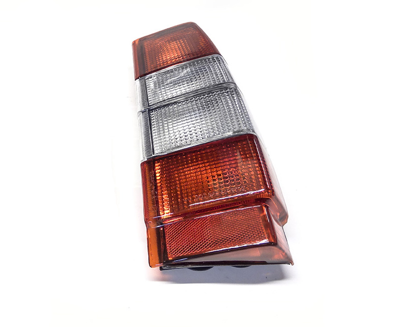 Baklampa Höger - vit blinker 745/945